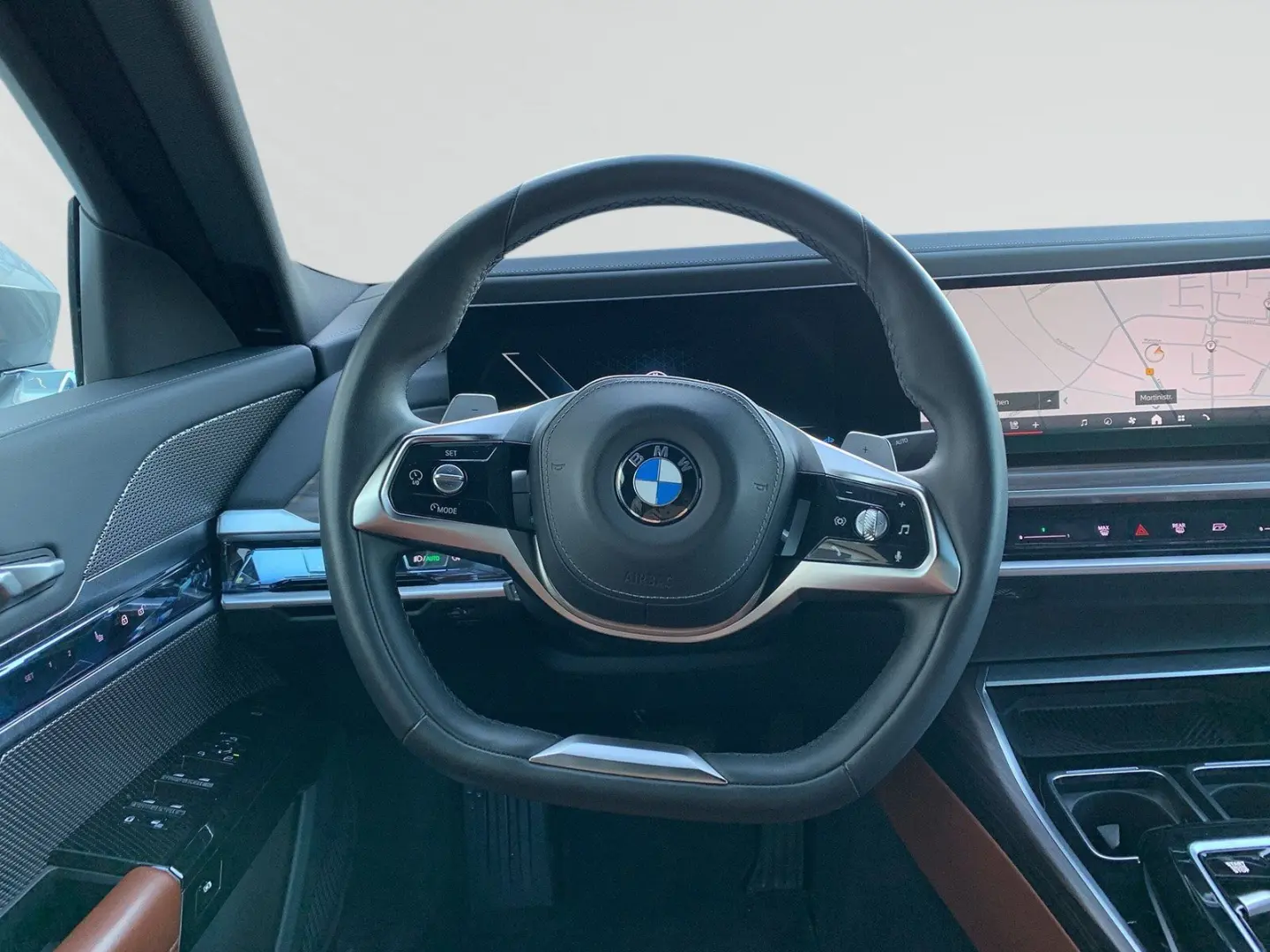 740d xDrive TV-Fond-Entertainment|B&W|Standhzg.