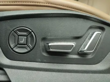 Q8 50 TDI quattro S line selection*Navi*Matrix*A