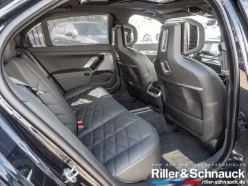 740d xDrive M-Sport ACC STANDHZ PANO 360° RSE