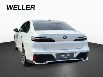 740d M-Sport Lounge TV Kristal DAPro B&W