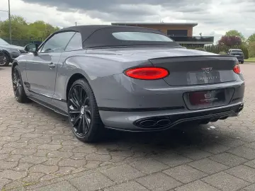 Continental GTC V8 Mulliner Blackline/Carbon/HUD