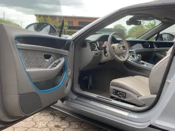 Continental GTC V8 Mulliner Blackline/Carbon/HUD