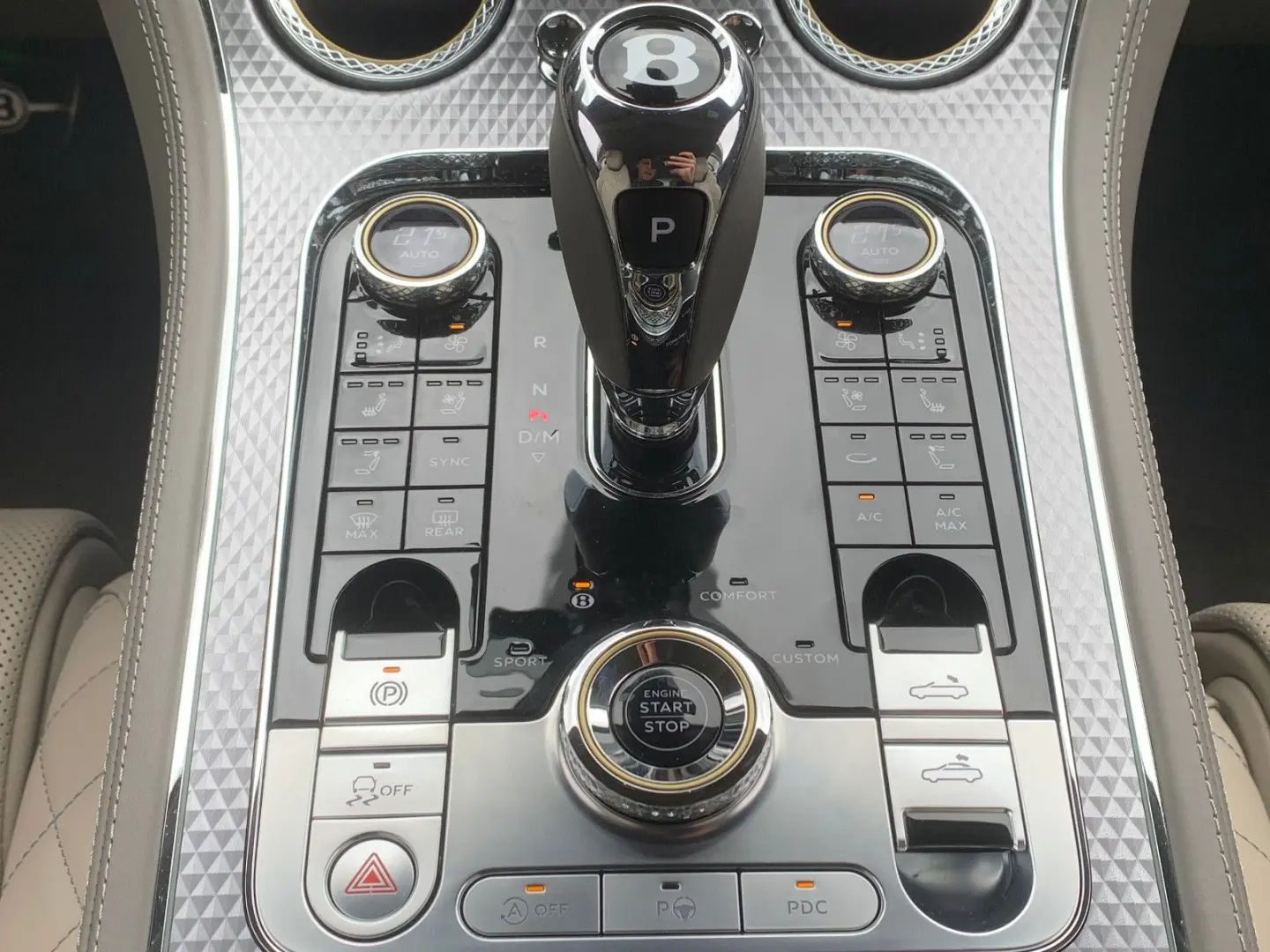 Continental GTC V8 Mulliner Blackline/Carbon/HUD