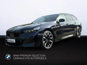 520d xDrive Tou M Sportpaket Pro  Pano AHK  B&W