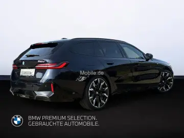 520d xDrive Tou M Sportpaket Pro  Pano AHK  B&W