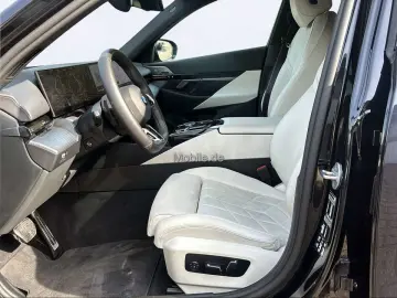 520d xDrive Tou M Sportpaket Pro  Pano AHK  B&W