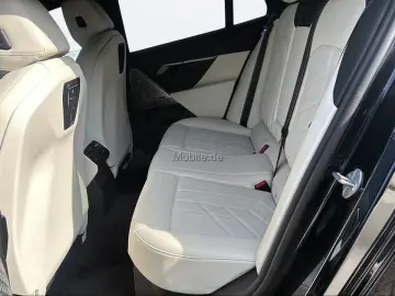 520d xDrive Tou M Sportpaket Pro  Pano AHK  B&W