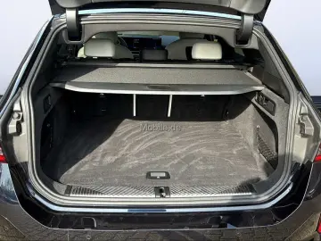 520d xDrive Tou M Sportpaket Pro  Pano AHK  B&W