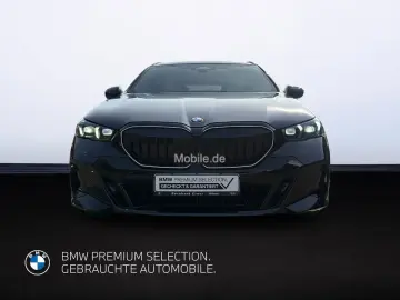 520d xDrive Tou M Sportpaket Pro  Pano AHK  B&W