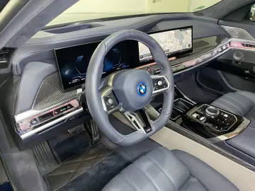 M760 e xDrive Vollausst. ehem.NP: 201.915 ¤