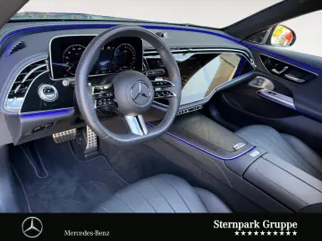E 300 e 4M AMG Night+Pano+SUPER+Distro+AHK+360°+