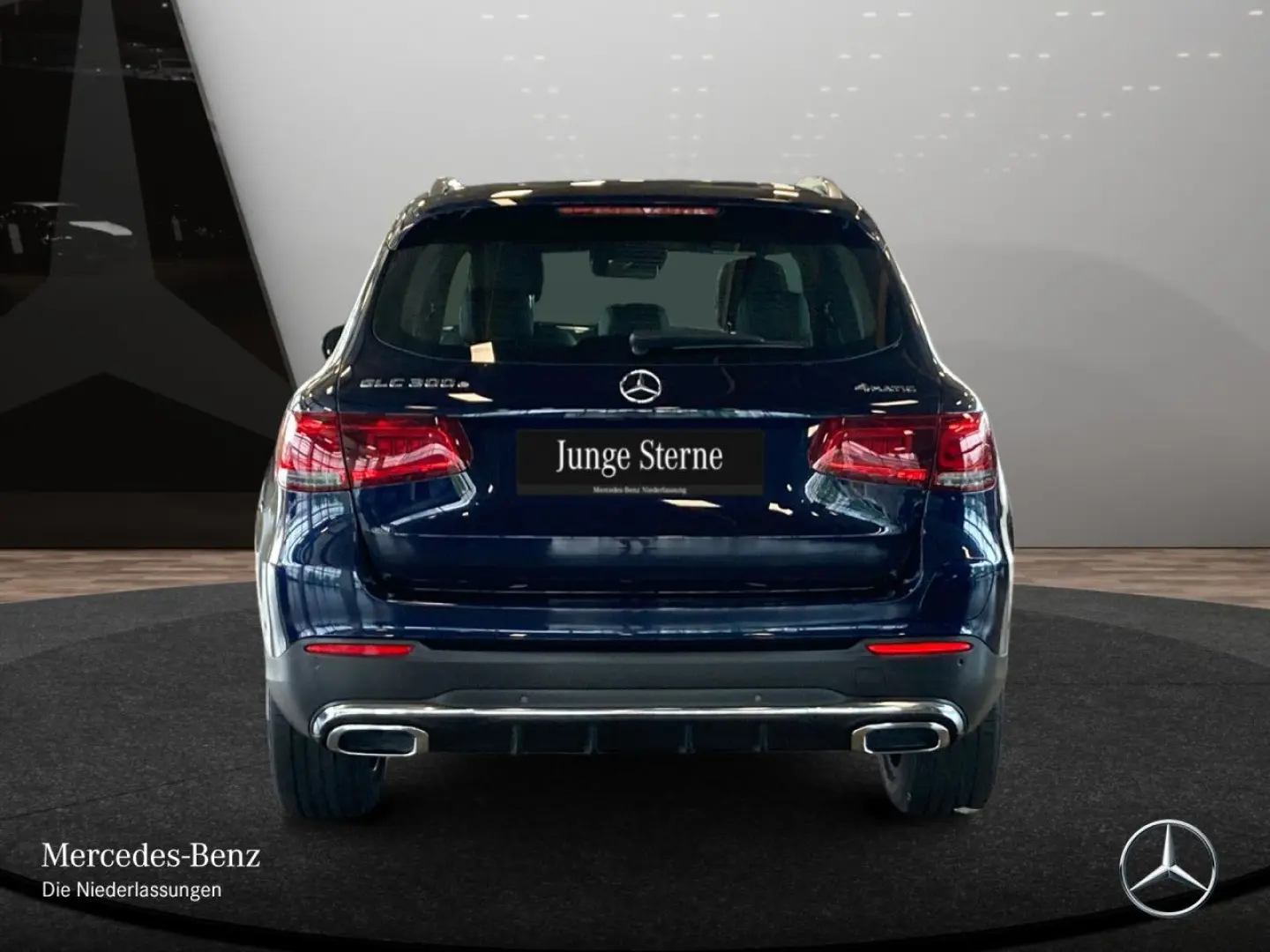 GLC 300 e 4M AMG/Pano/HUD/DigiDisp/Distr/HighAss