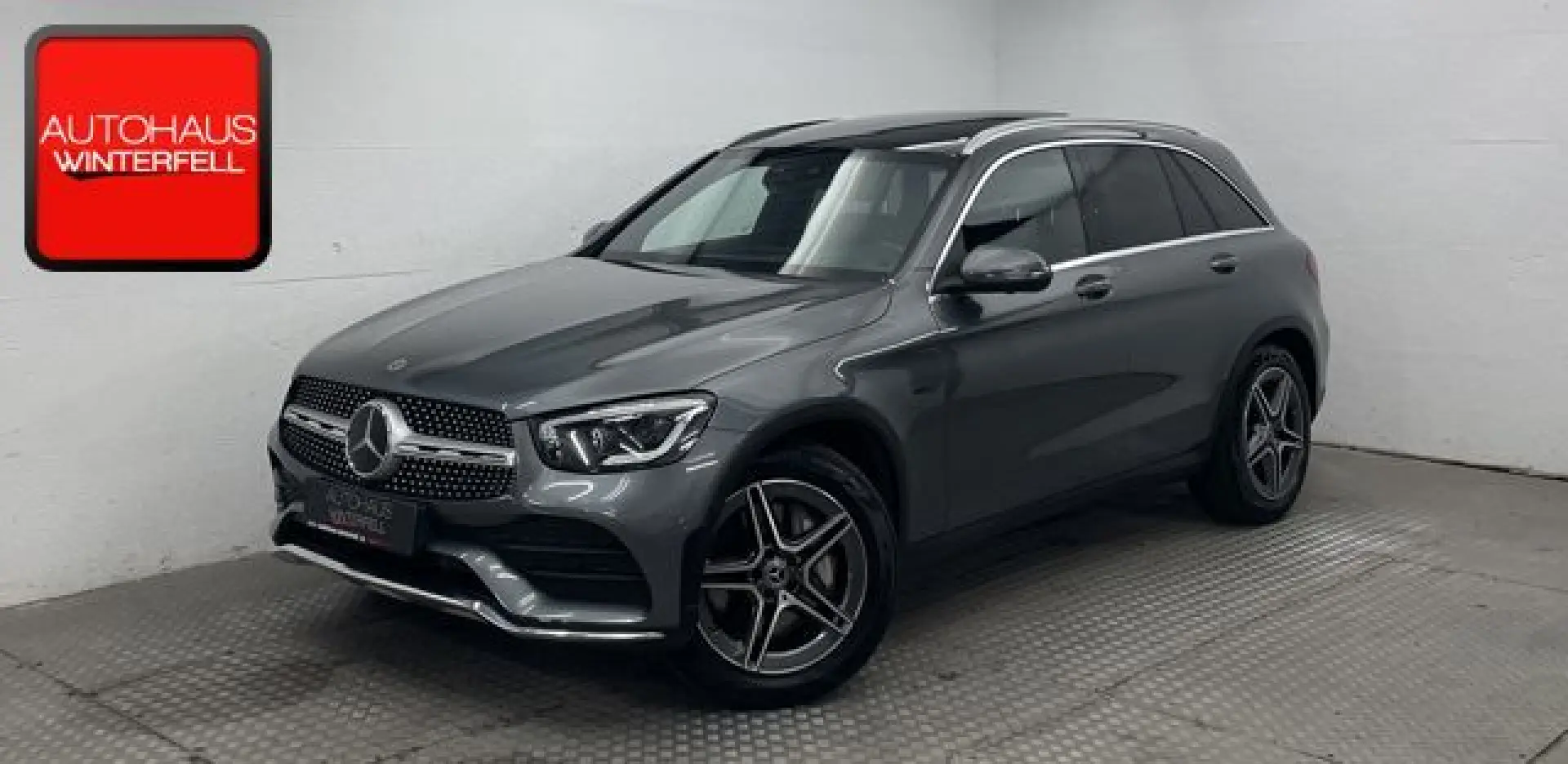 GLC 300 e 4M AMG PANO+AIR-BODY+AHK+MEMO+360+HUD+
