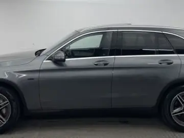GLC 300 e 4M AMG PANO+AIR-BODY+AHK+MEMO+360+HUD+