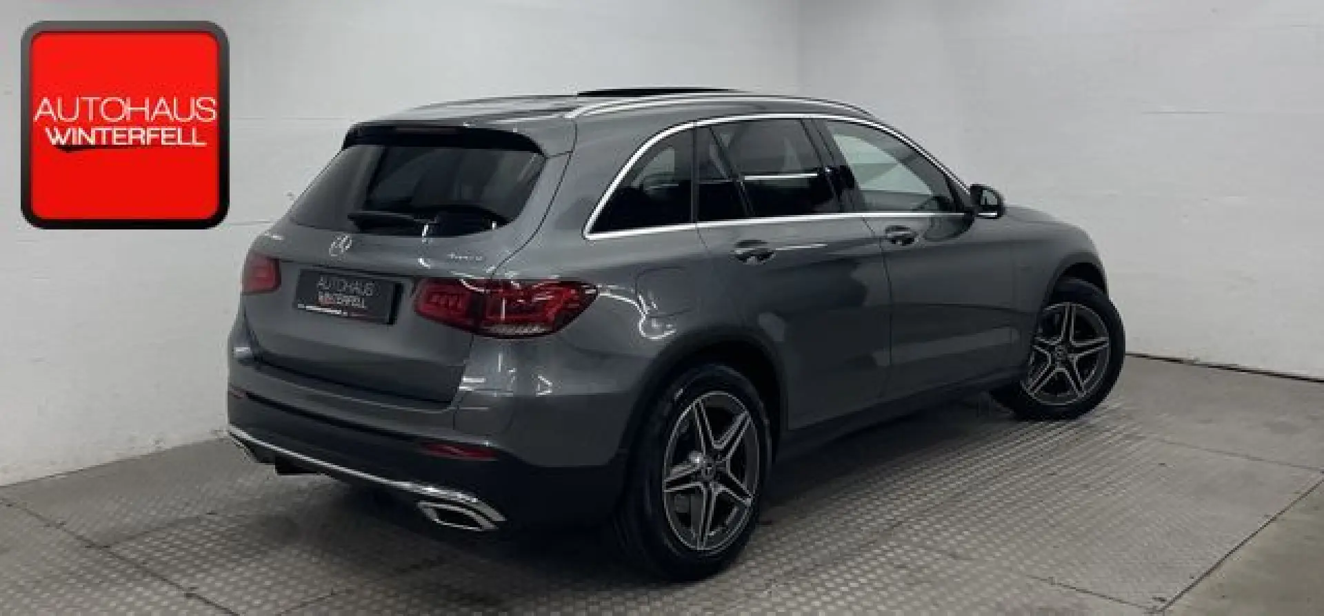 GLC 300 e 4M AMG PANO+AIR-BODY+AHK+MEMO+360+HUD+