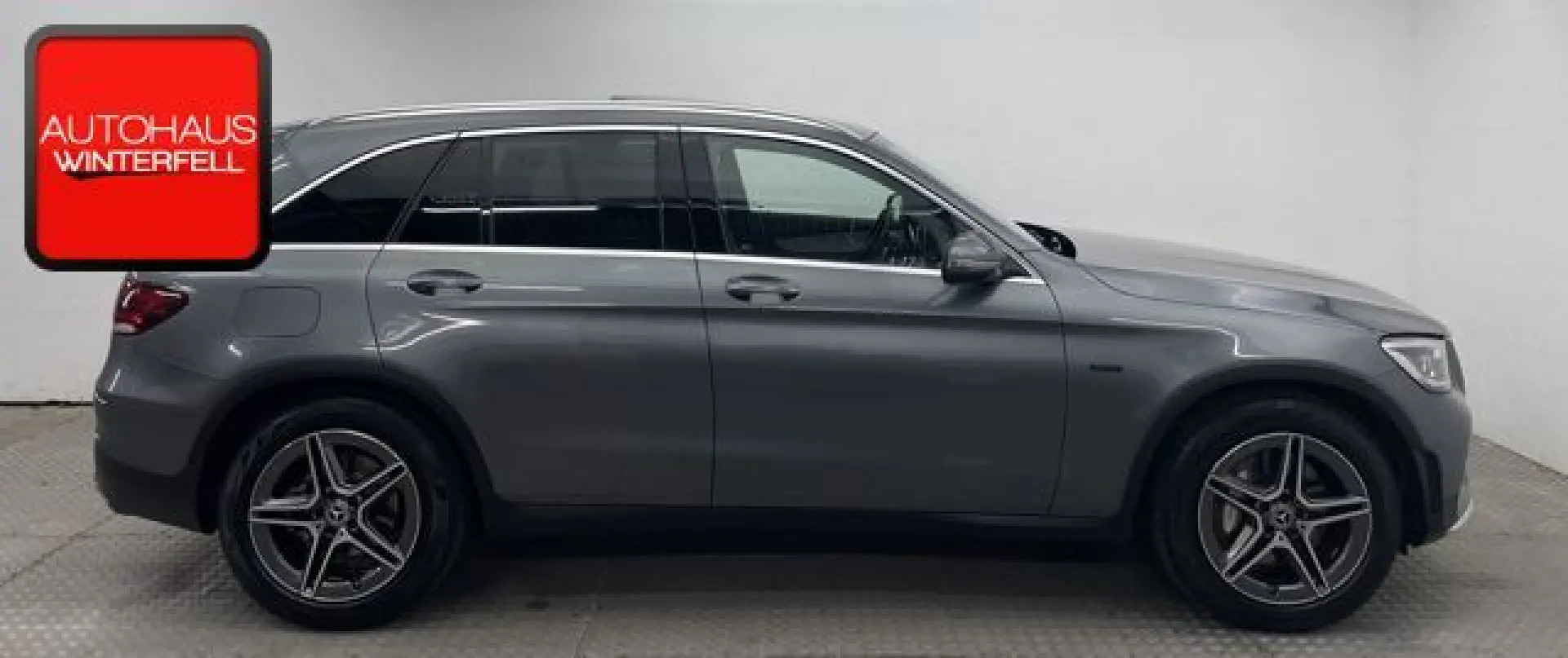 GLC 300 e 4M AMG PANO+AIR-BODY+AHK+MEMO+360+HUD+