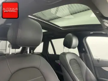 GLC 300 e 4M AMG PANO+AIR-BODY+AHK+MEMO+360+HUD+
