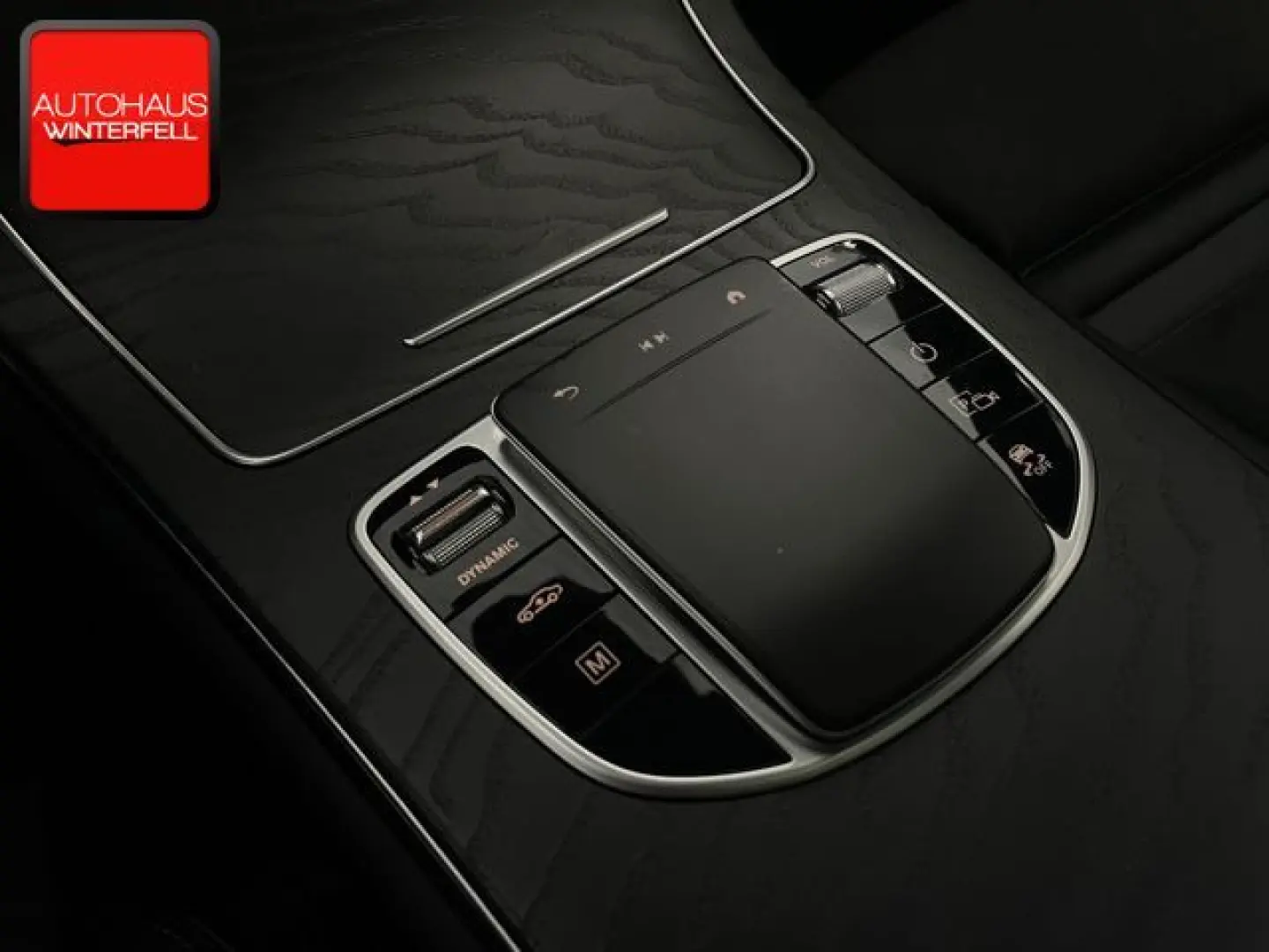 GLC 300 e 4M AMG PANO+AIR-BODY+AHK+MEMO+360+HUD+