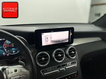 GLC 300 e 4M AMG PANO+AIR-BODY+AHK+MEMO+360+HUD+