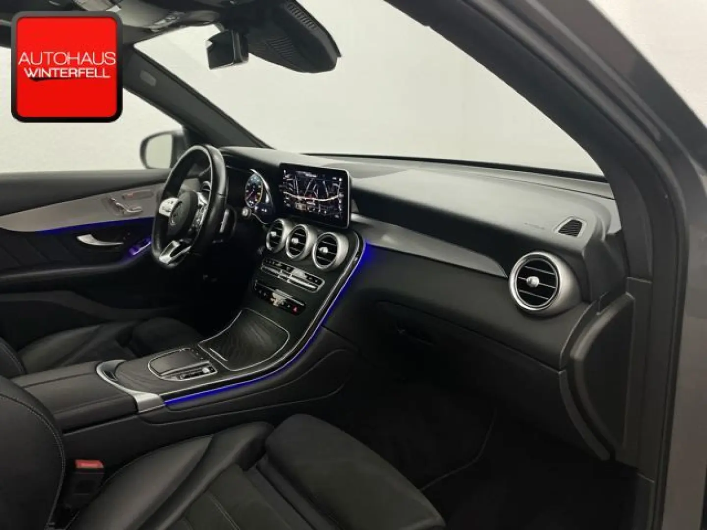 GLC 300 e 4M AMG PANO+AIR-BODY+AHK+MEMO+360+HUD+