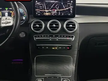 GLC 300 e 4M AMG PANO+AIR-BODY+AHK+MEMO+360+HUD+