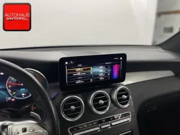 GLC 300 e 4M AMG PANO+AIR-BODY+AHK+MEMO+360+HUD+
