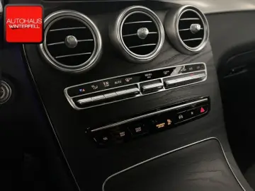 GLC 300 e 4M AMG PANO+AIR-BODY+AHK+MEMO+360+HUD+