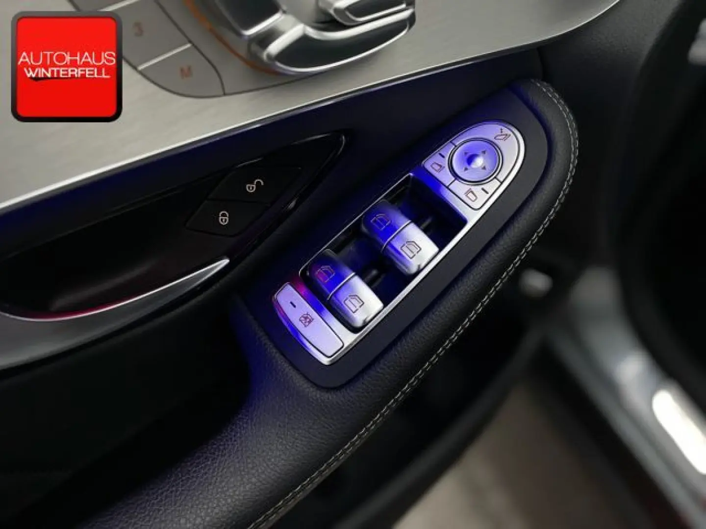 GLC 300 e 4M AMG PANO+AIR-BODY+AHK+MEMO+360+HUD+