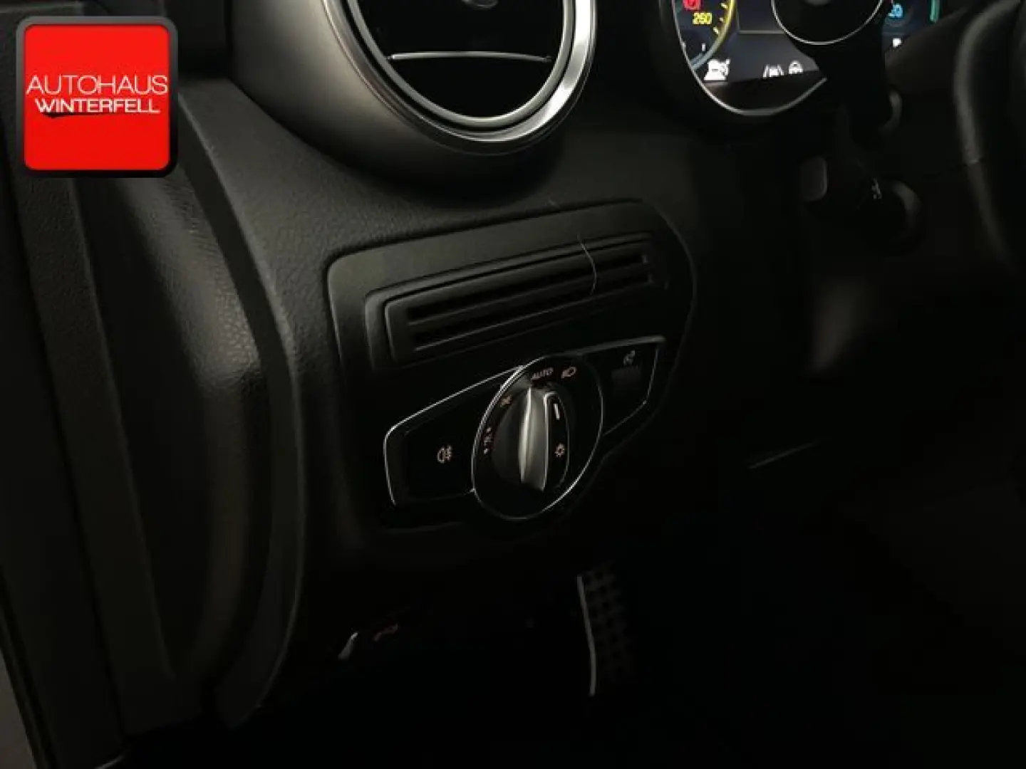 GLC 300 e 4M AMG PANO+AIR-BODY+AHK+MEMO+360+HUD+