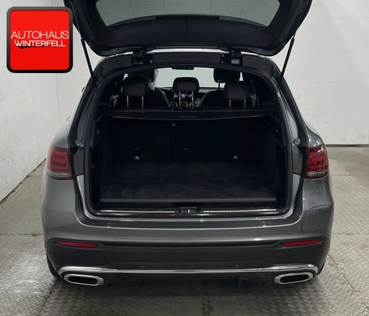 GLC 300 e 4M AMG PANO+AIR-BODY+AHK+MEMO+360+HUD+