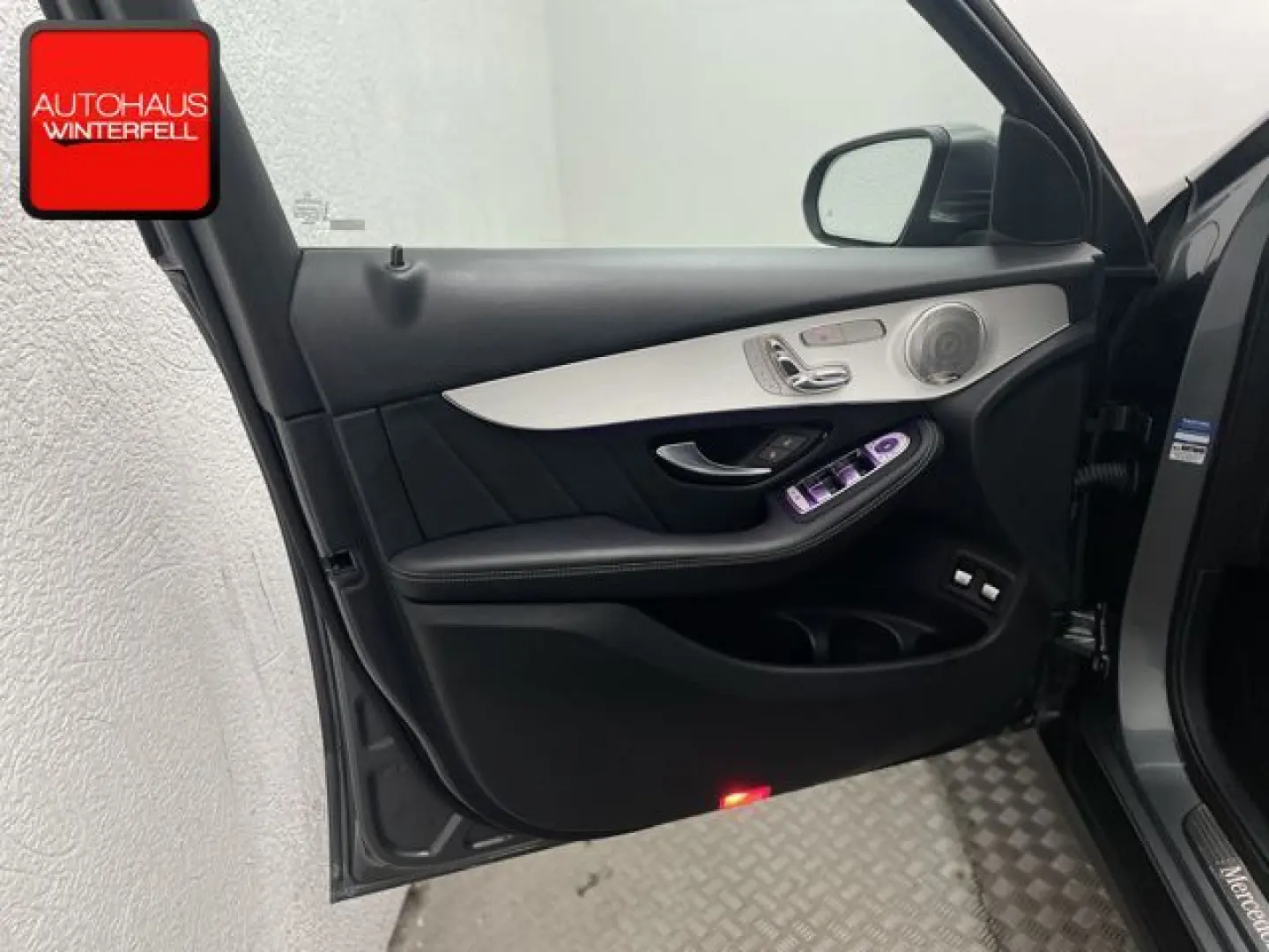 GLC 300 e 4M AMG PANO+AIR-BODY+AHK+MEMO+360+HUD+