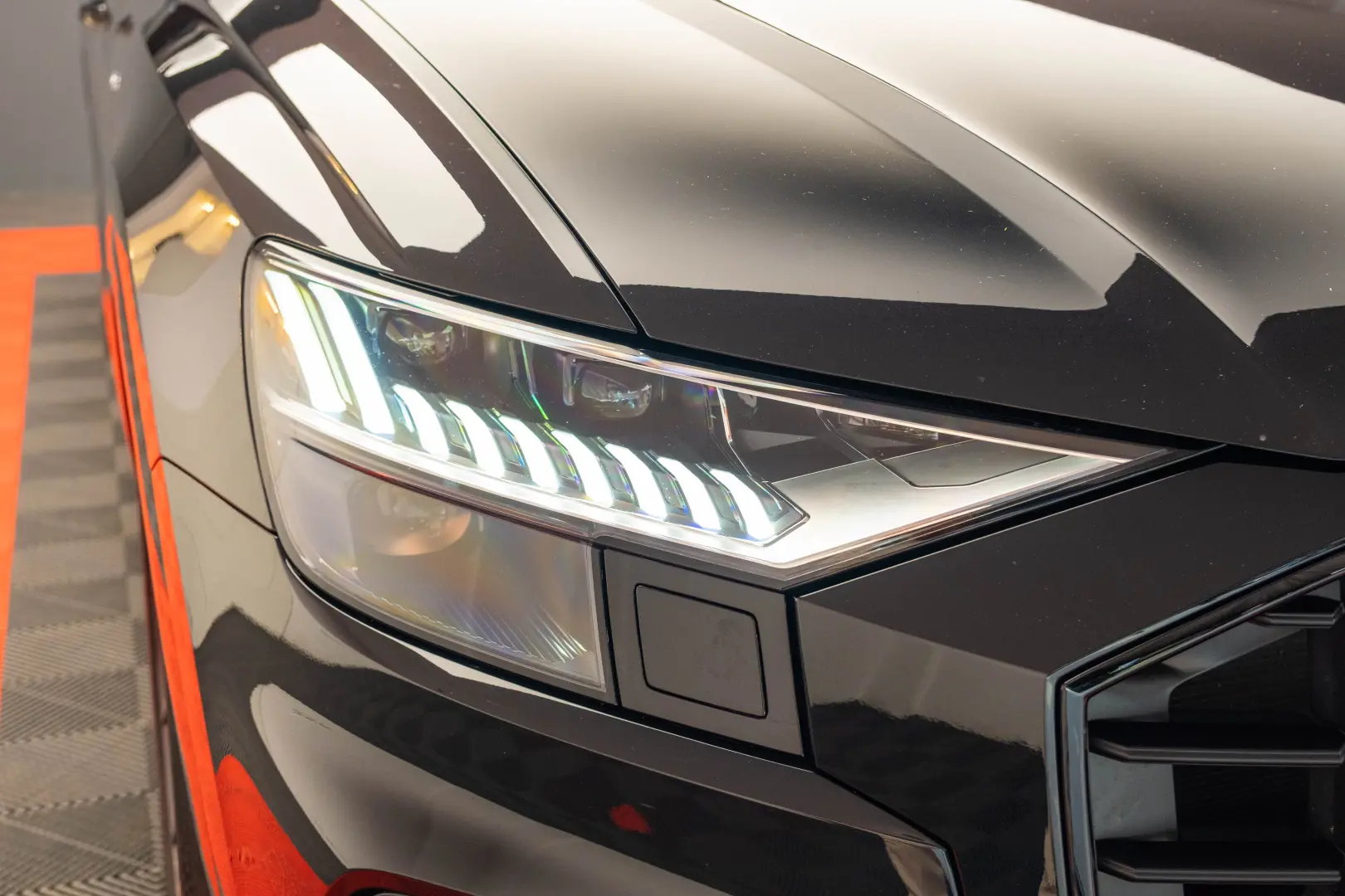 AUDI Q8    S LINE