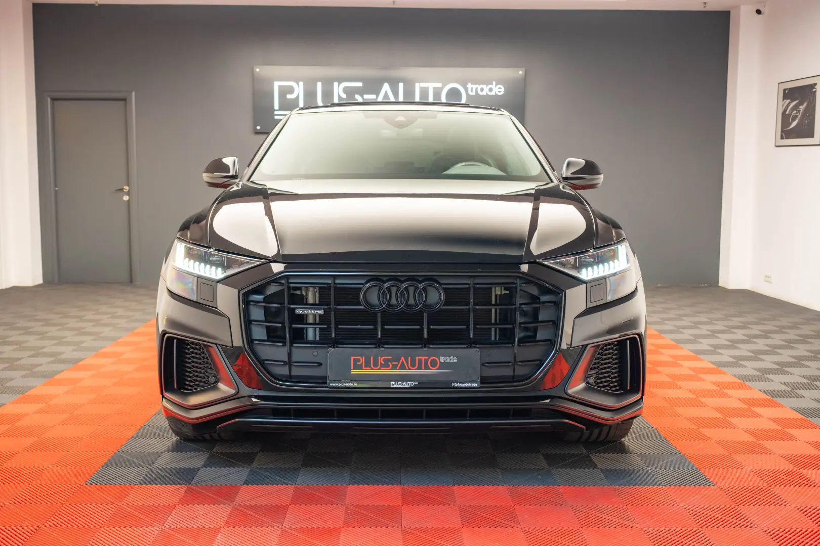 AUDI Q8    S LINE