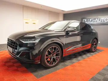 AUDI Q8    S LINE