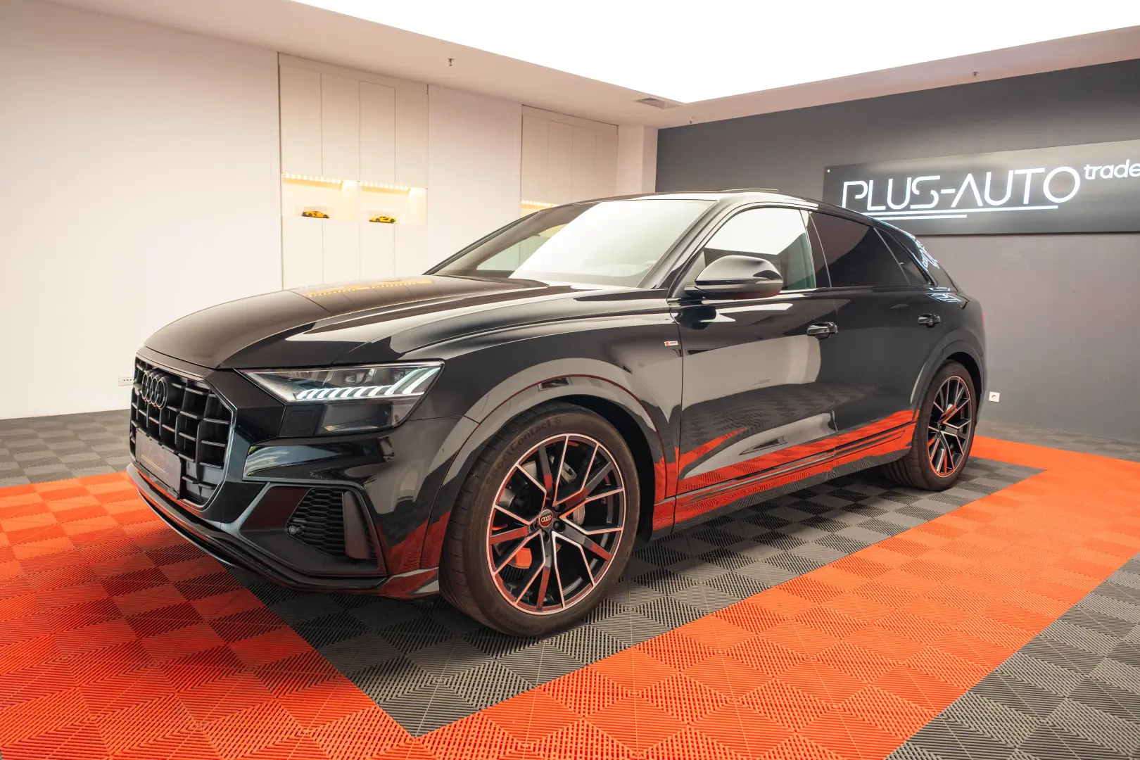 AUDI Q8    S LINE