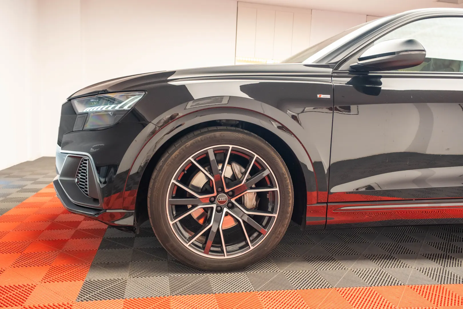 AUDI Q8    S LINE