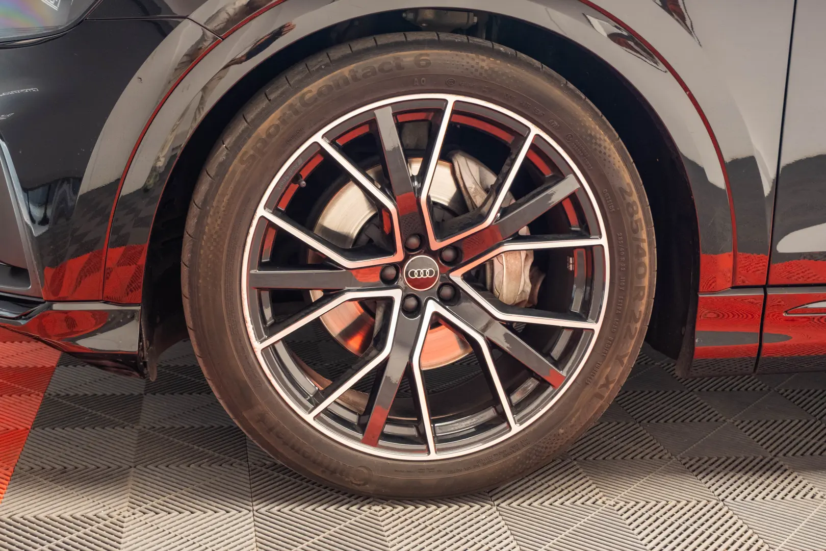 AUDI Q8    S LINE