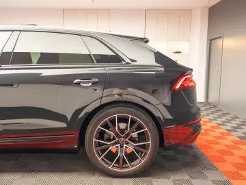 AUDI Q8    S LINE