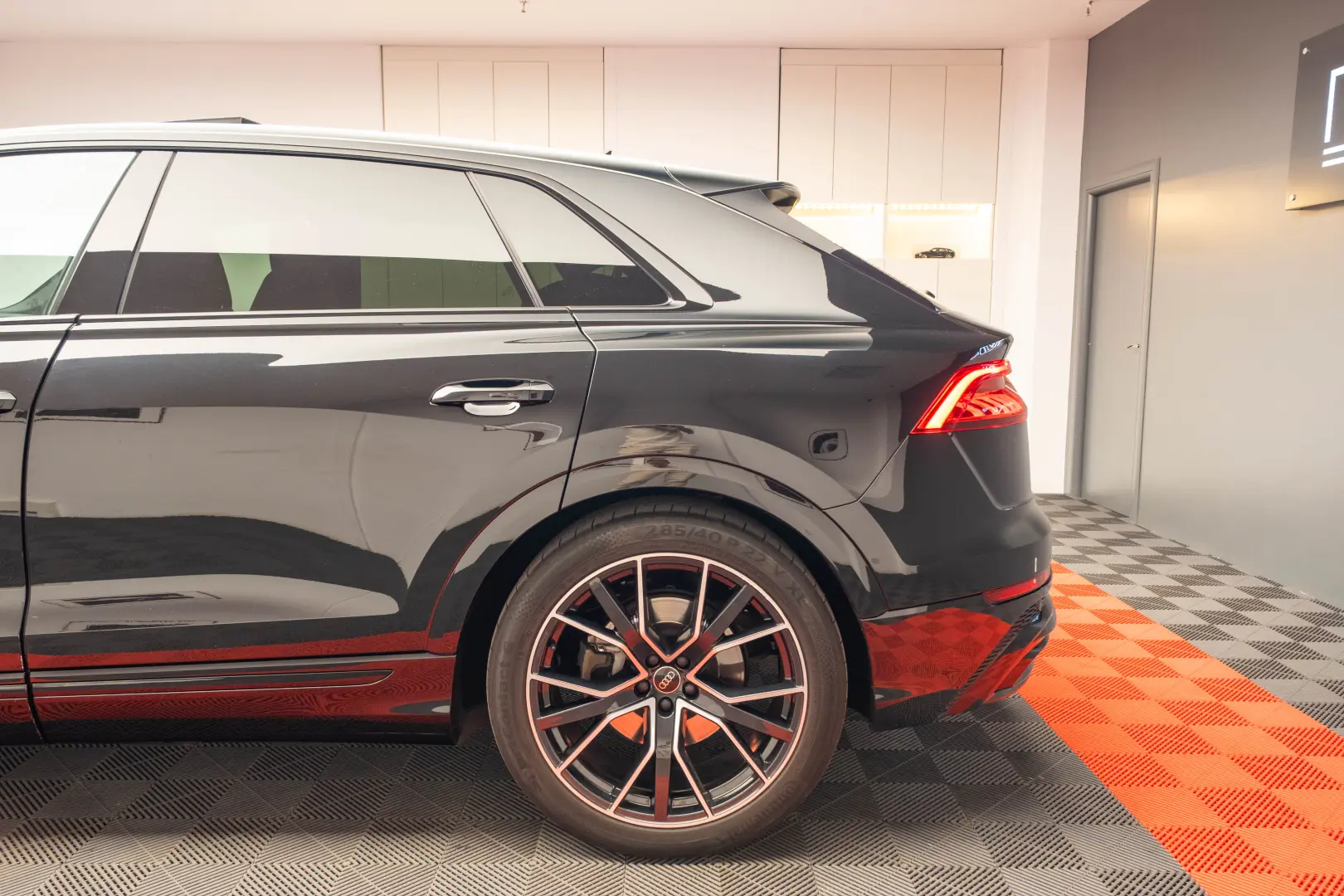 AUDI Q8    S LINE