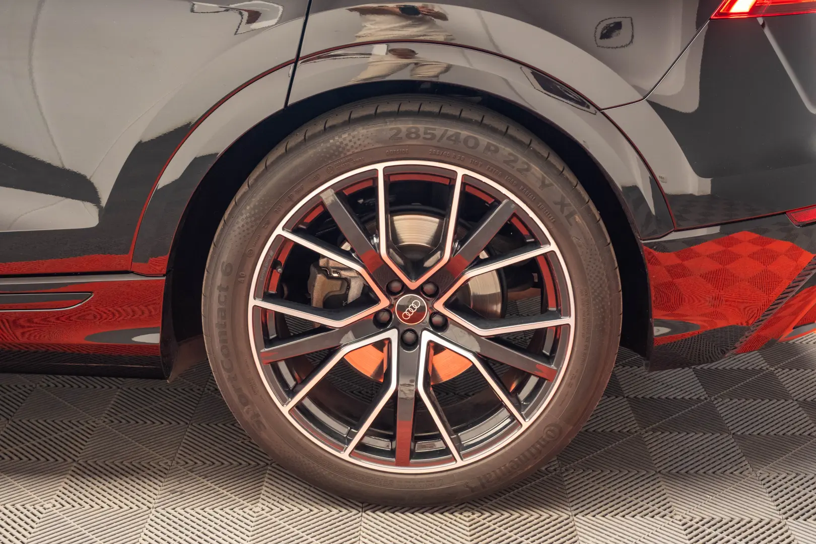 AUDI Q8    S LINE
