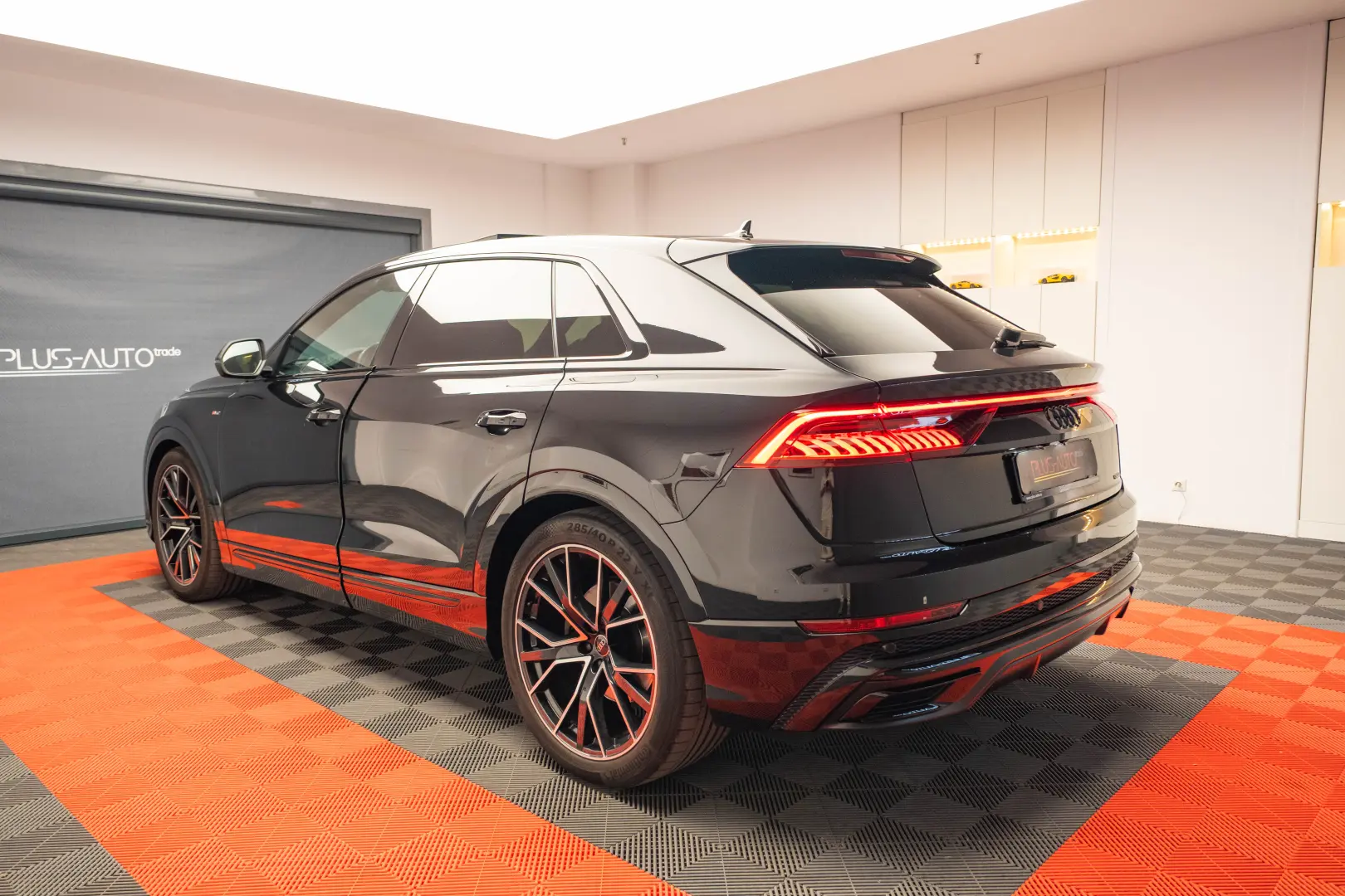 AUDI Q8    S LINE