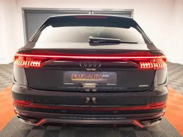 AUDI Q8    S LINE