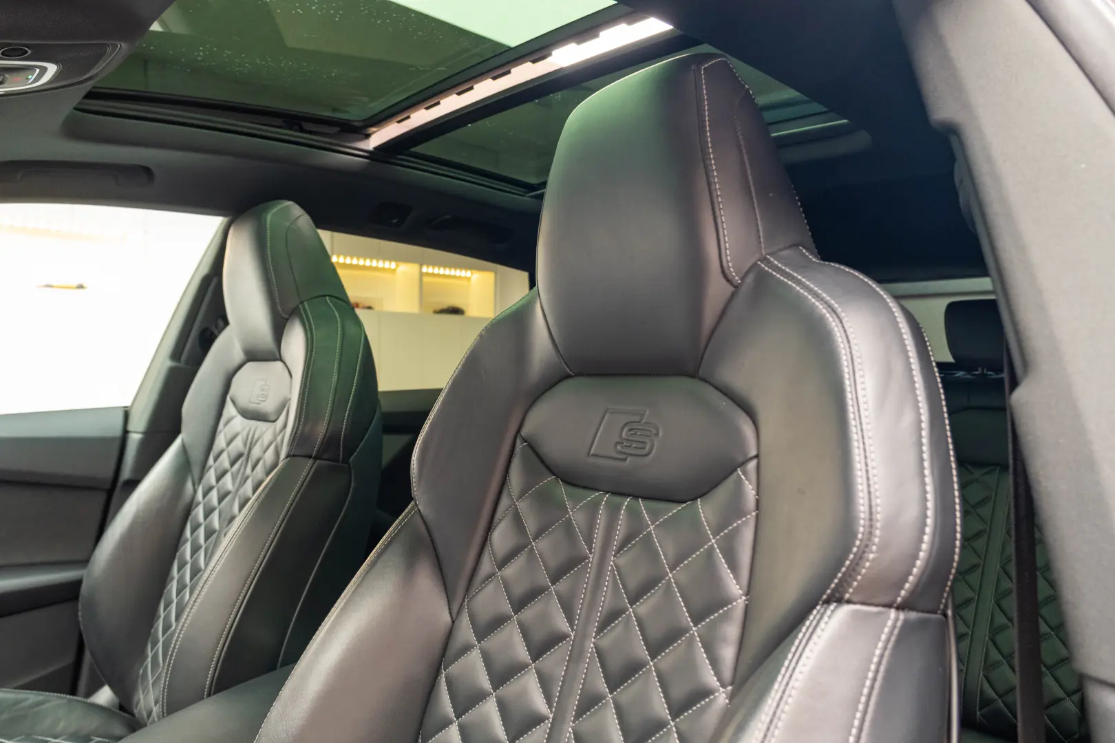 AUDI Q8    S LINE