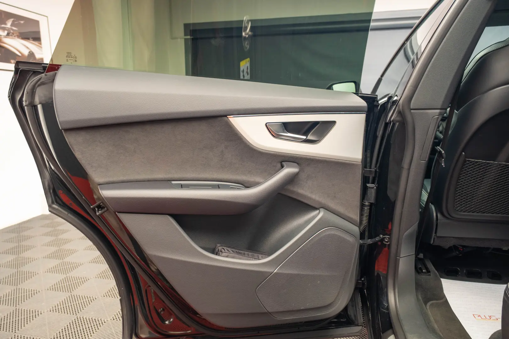 AUDI Q8    S LINE