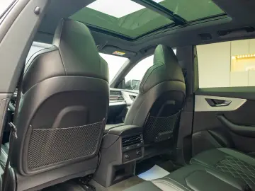AUDI Q8    S LINE