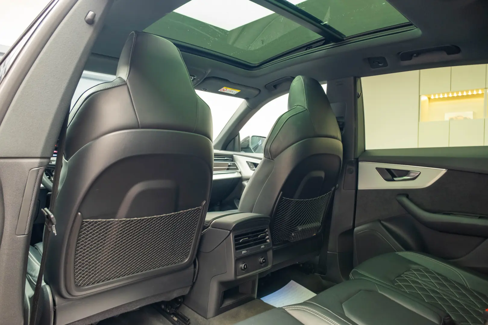 AUDI Q8    S LINE