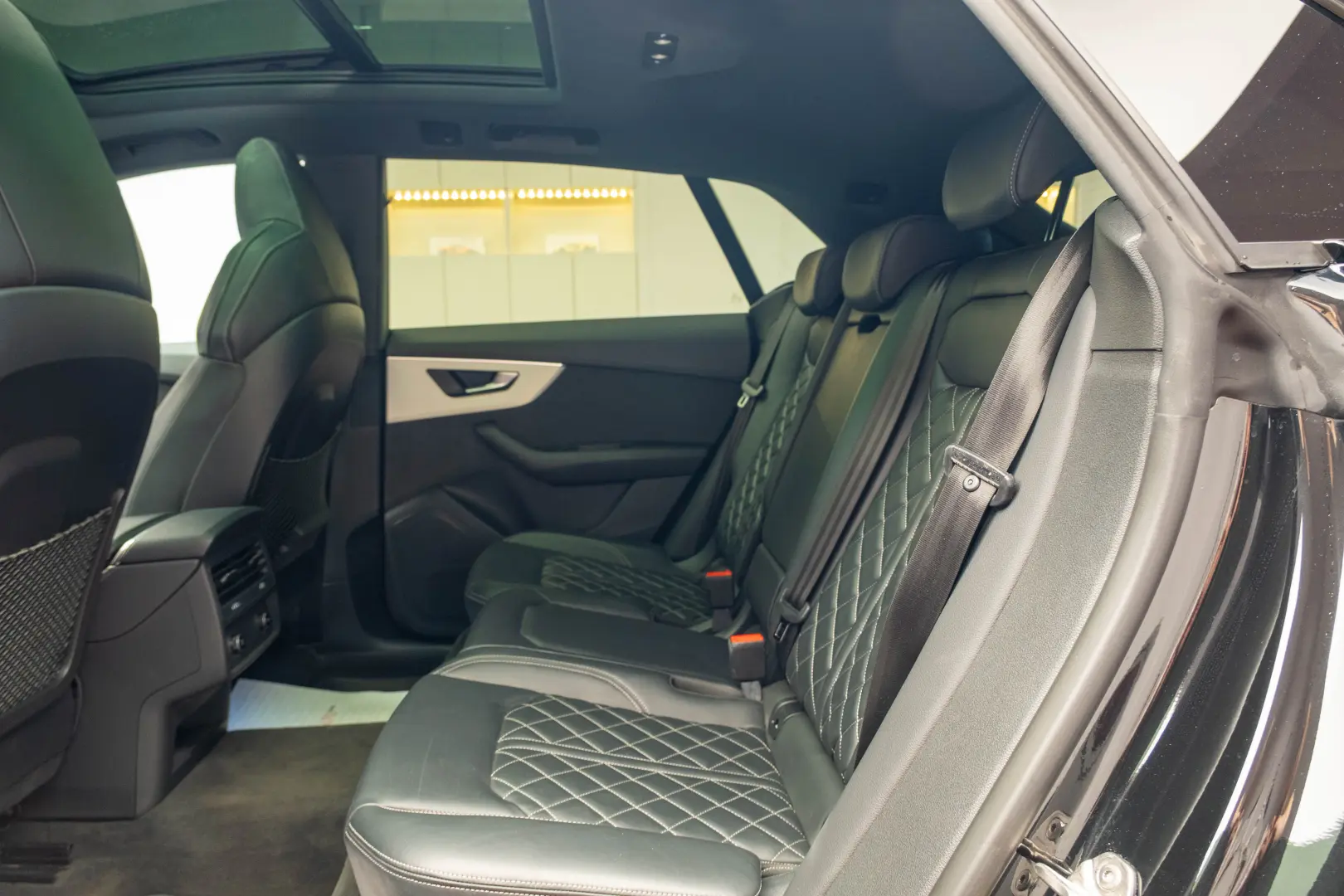 AUDI Q8    S LINE