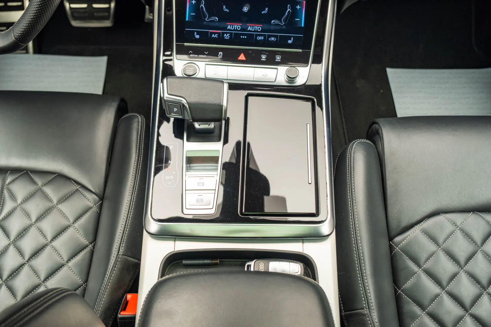AUDI Q8    S LINE