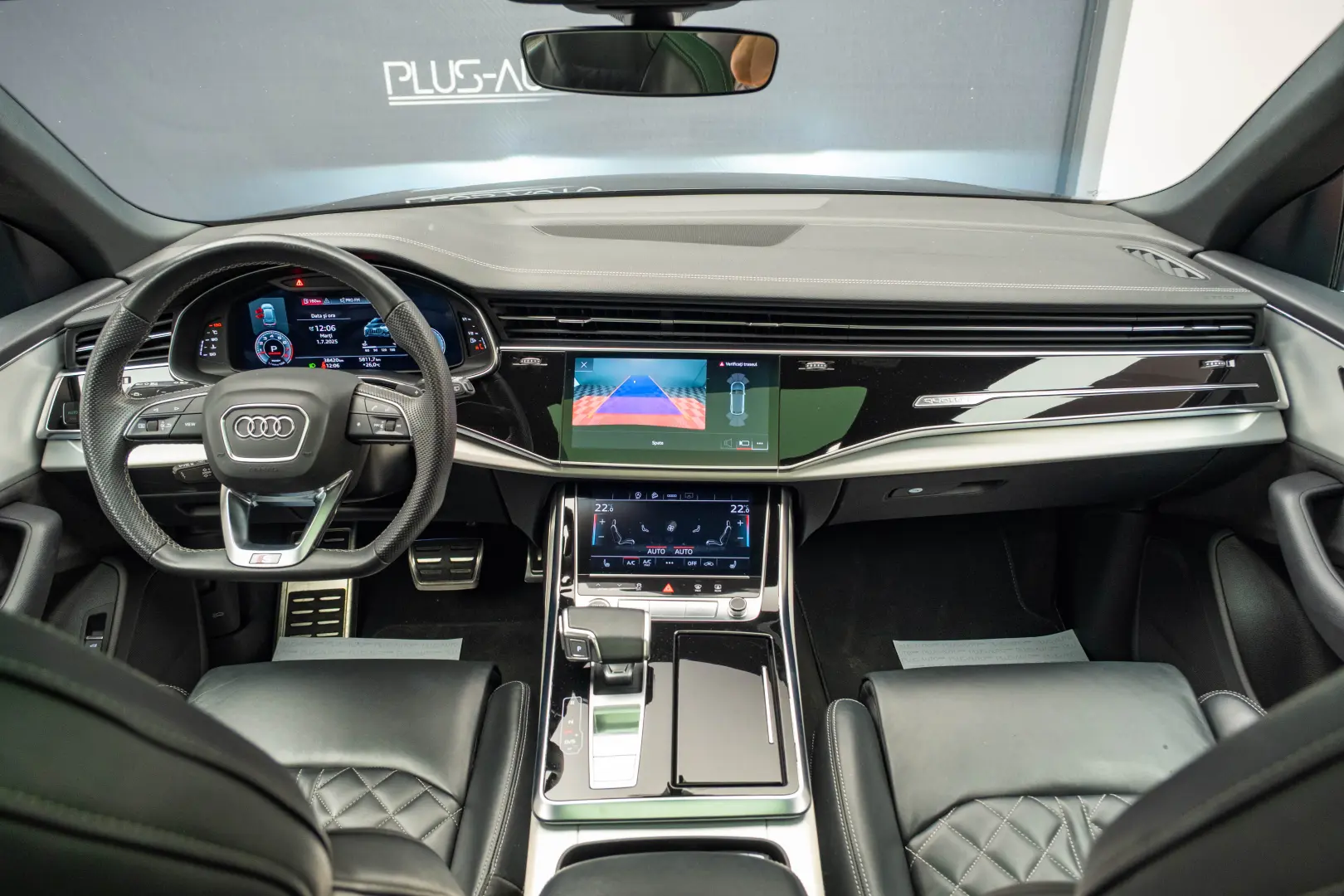 AUDI Q8    S LINE