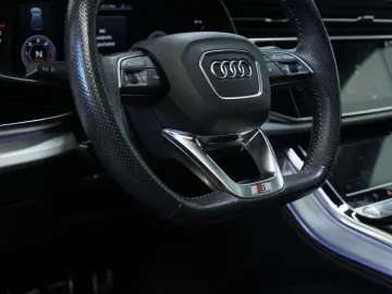 Audi Q8 50 TDI q. S line